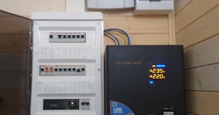 Установка и подключение стабилизаторов напряжения от 577 руб в Дальнегорске - ЭлектроДль